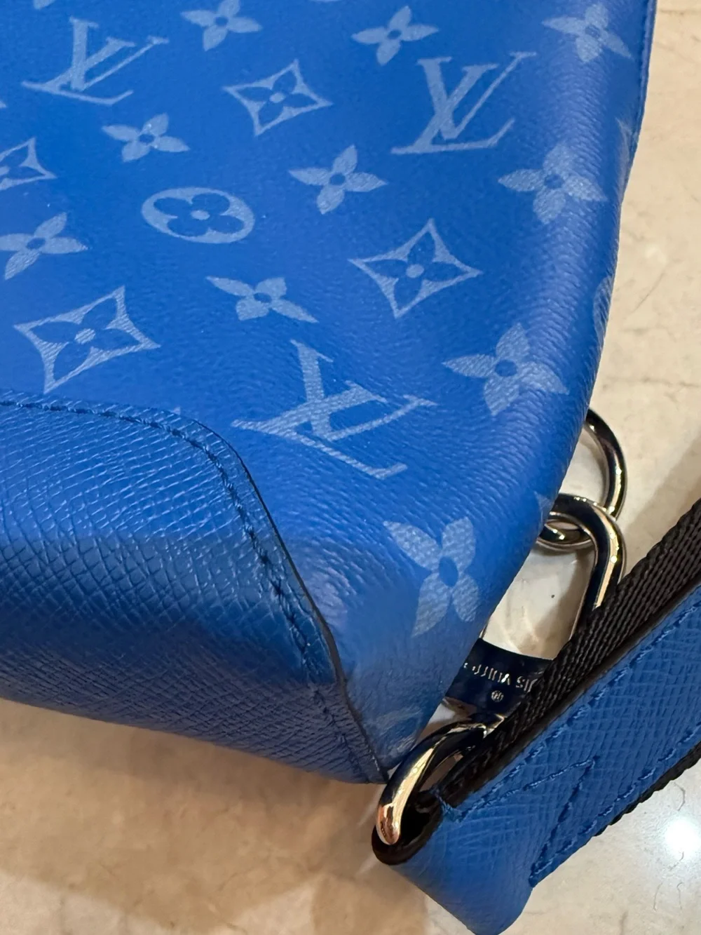 Louis Vuitton Monogram Blue Crossbody Sling bag with Round Pouch due M31075 new